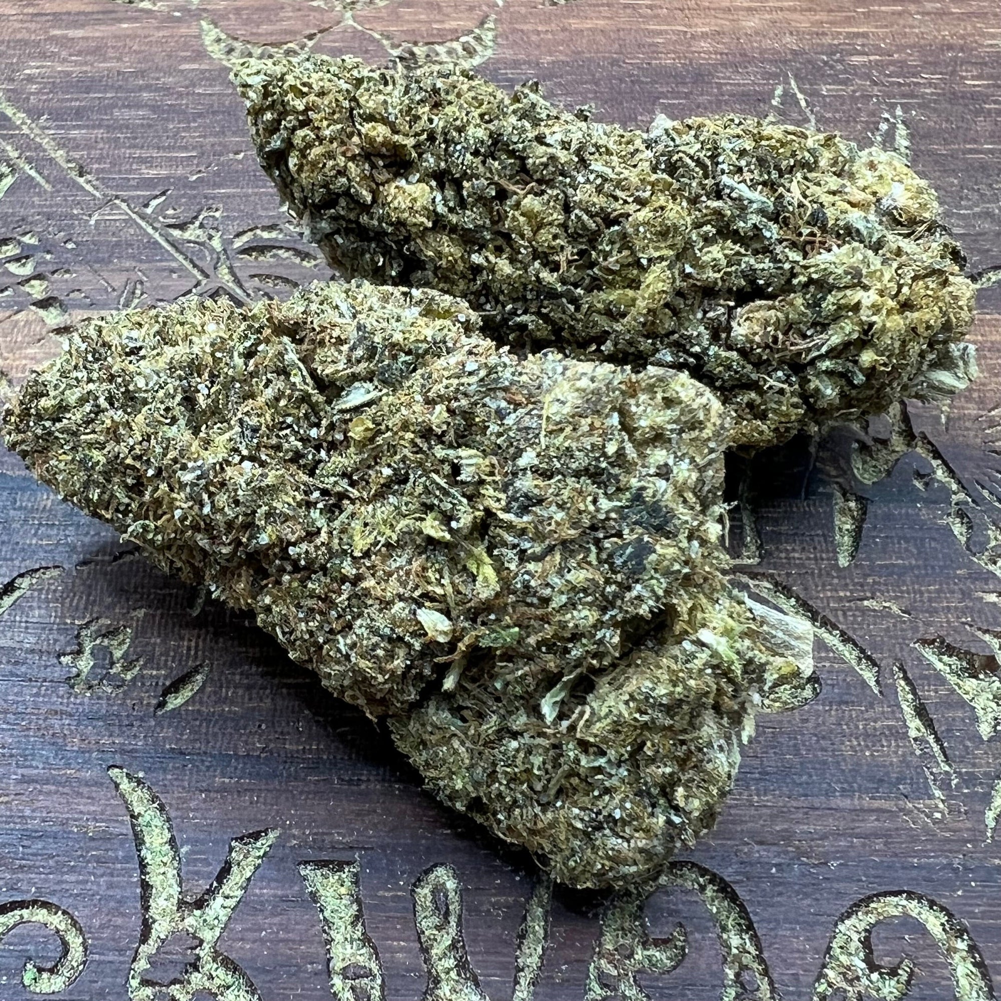 Berry White - THCA flower - BackWoodz